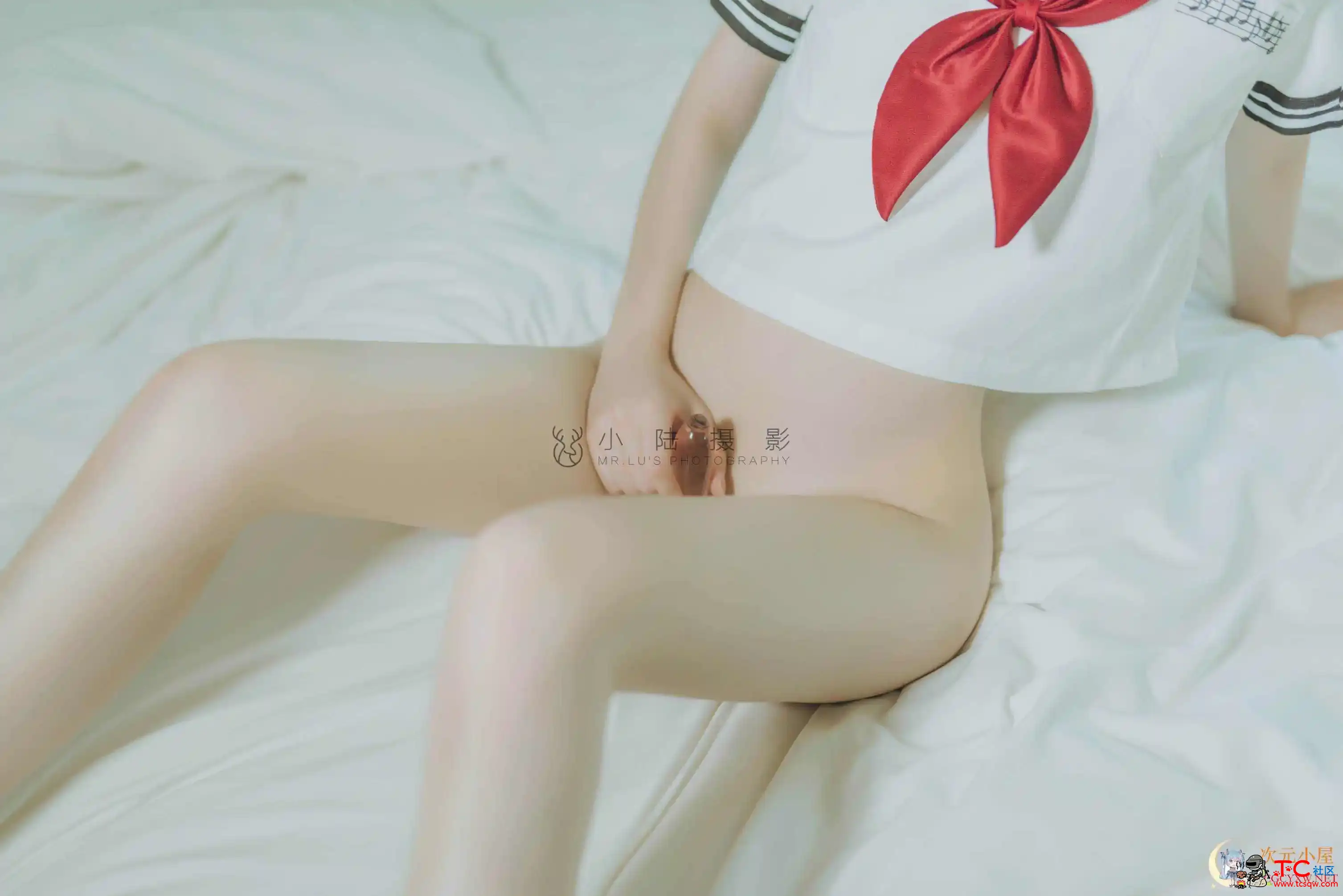 [鹿初少女]天台露出[40P/230MB] TC辅助网www.tcsq1.com7606